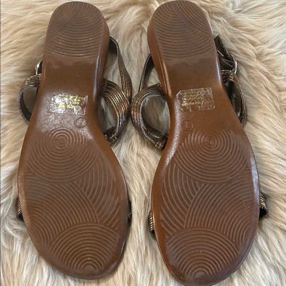 George Metallic Bronze Sandals - Picture 4 of 5